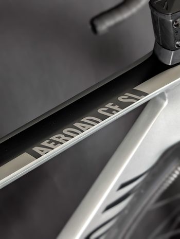 Used Canyon Aeroad CF SL 8.0 2019 2019 Road & Gravel, Light Gray — image 8 of 19