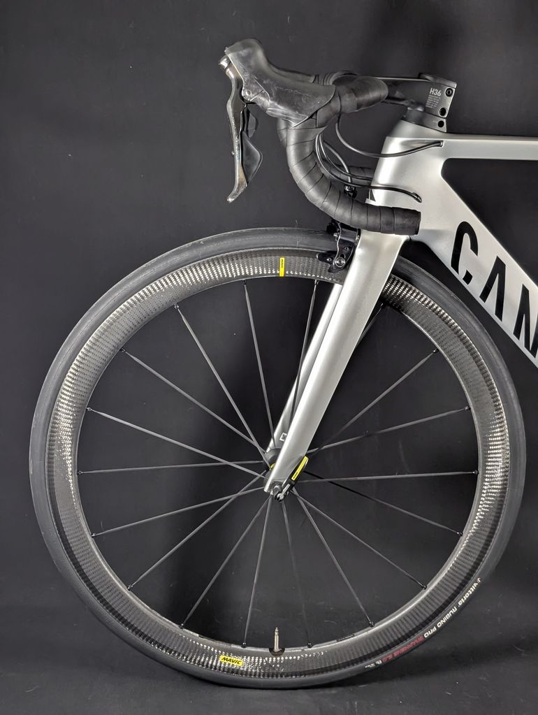 Used Canyon Aeroad CF SL 8.0 2019 2019 Road & Gravel, Light Gray — image 9 of 19