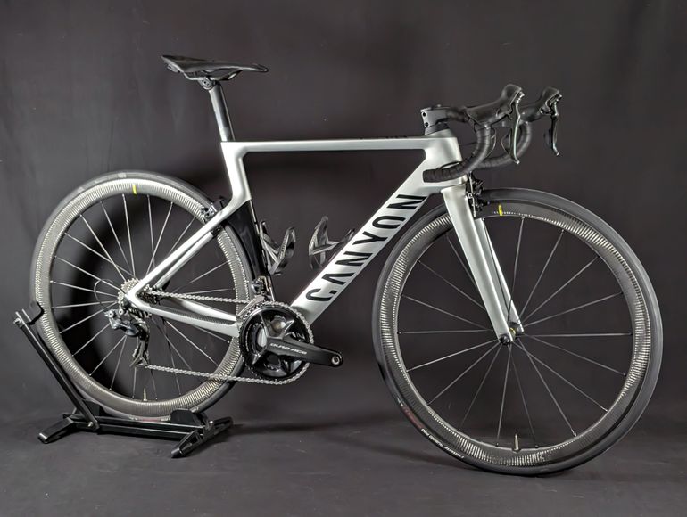 Used Canyon Aeroad CF SL 8.0 2019 2019 Road & Gravel, Light Gray — image 3 of 19