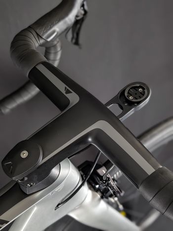 Used Canyon Aeroad CF SL 8.0 2019 2019 Road & Gravel, Light Gray — image 13 of 19