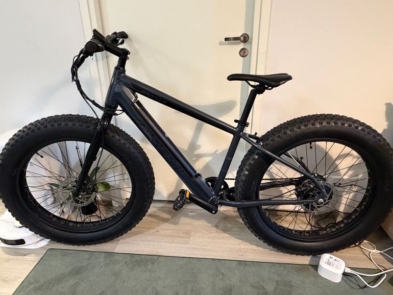 Used Insera Custom Shimano Altus 2025 Urban, Black — image 1 of 20