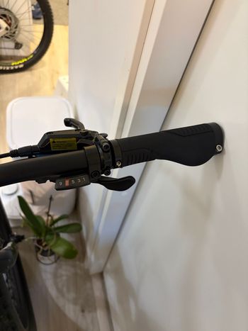 Used Insera Custom Shimano Altus 2025 Urban, Black — image 8 of 20