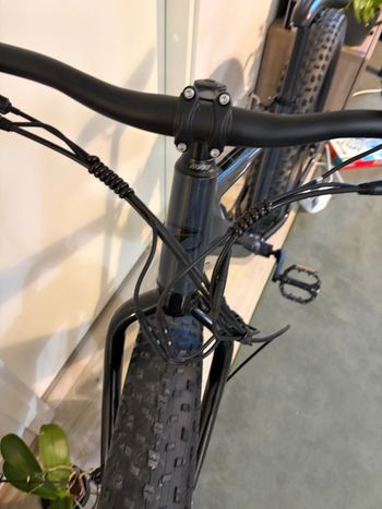 Used Insera Custom Shimano Altus 2025 Urban, Black — image 10 of 20