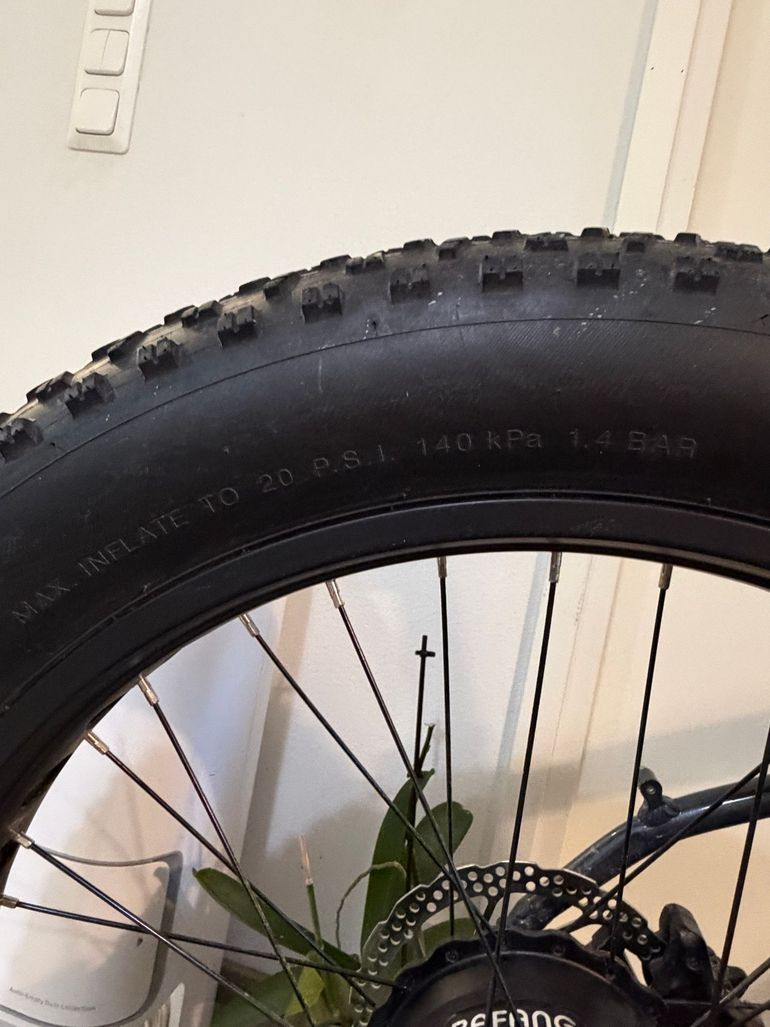 Used Insera Custom Shimano Altus 2025 Urban, Black — image 13 of 20