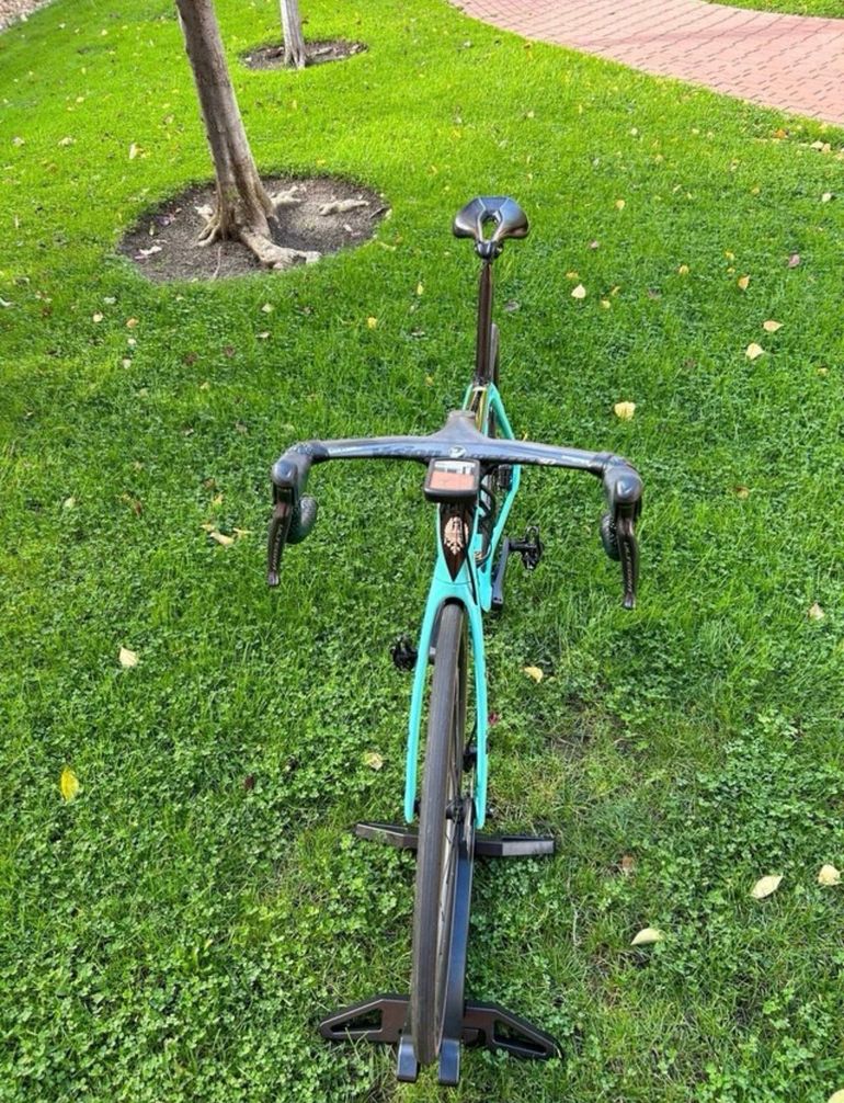 Käytetty Bianchi Infinito CV Ultegra Di2 2021 2021 Road & Gravel — kuva 9 / 12