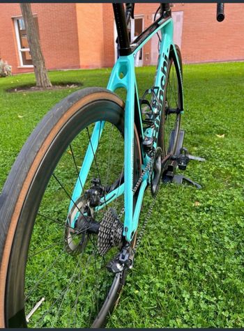 Käytetty Bianchi Infinito CV Ultegra Di2 2021 2021 Road & Gravel — kuva 7 / 12