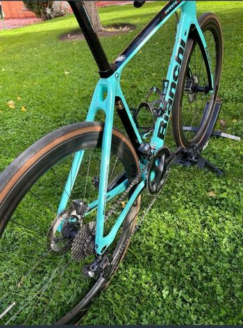 Käytetty Bianchi Infinito CV Ultegra Di2 2021 2021 Road & Gravel