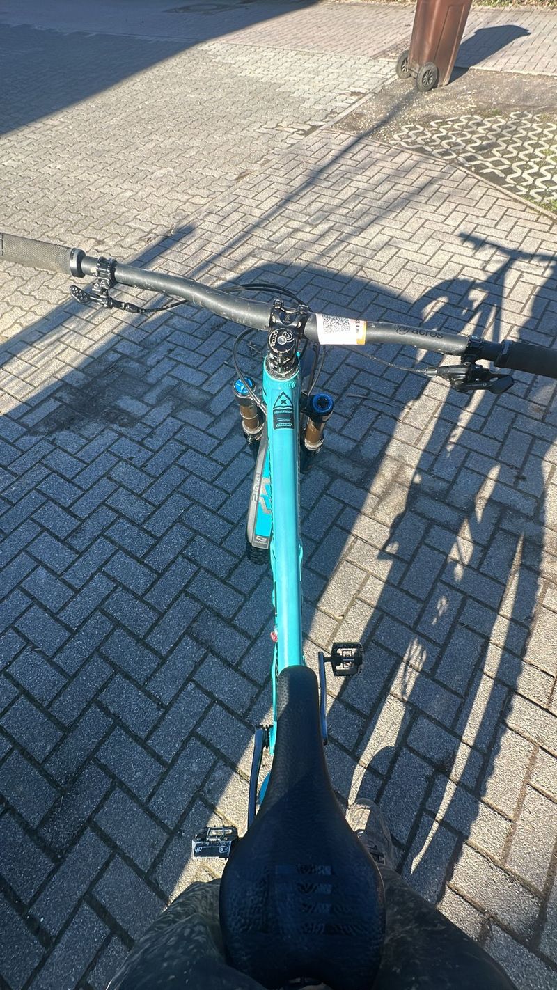 Used Crossworx Custom SRAM GX 2024 Mountainbike, Blue — image 4 of 4