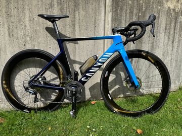 Gebrauchtes Canyon Aeroad CF SL Disc 8.0 2019 2019 Road & Gravel, Blau — Bild 2 von 8