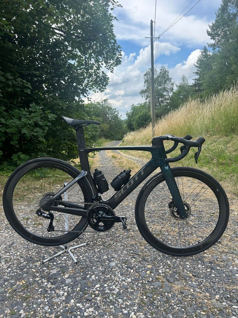 Scott Foil RC Pro 2023 2023 Road & Gravel d'occasion — image 1 sur 7