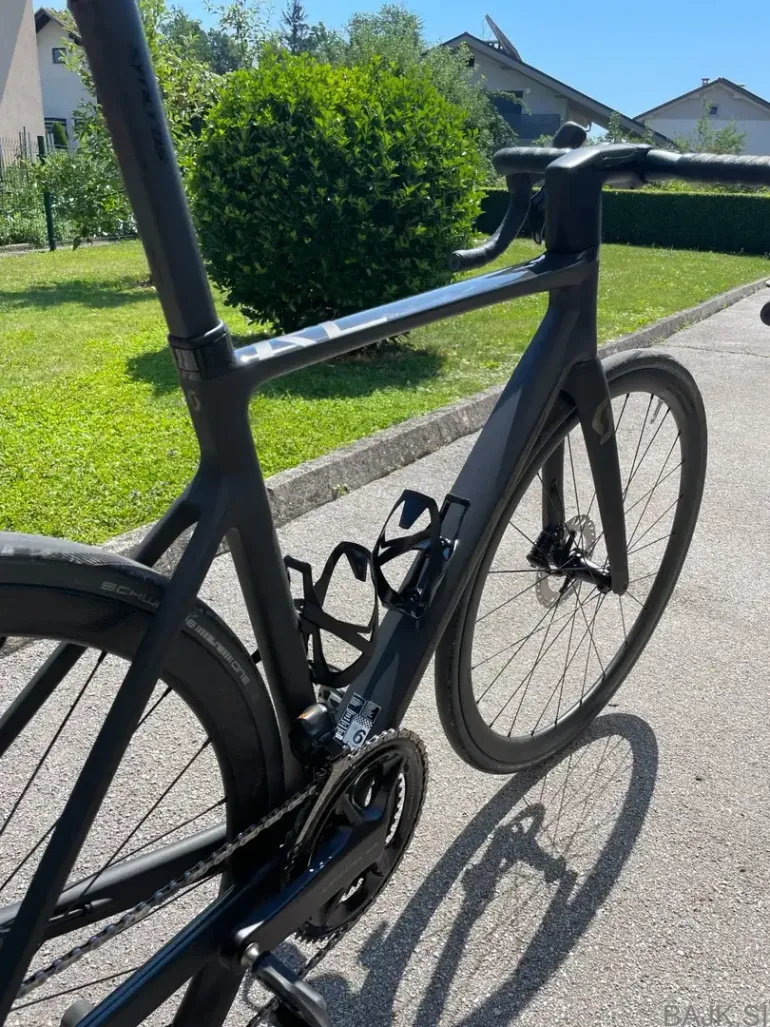 Used Scott Addict RC 15 2025 Road & Gravel, Light Gray — image 2 of 6