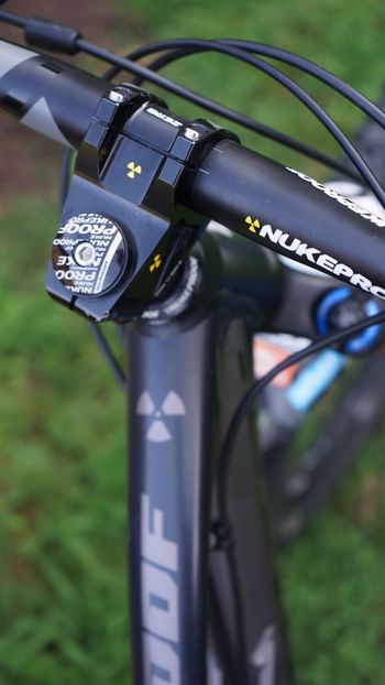 Używany Nukeproof Mega 275 Pro 2017 2017 Mountainbike — zdjęcie 15 z 16