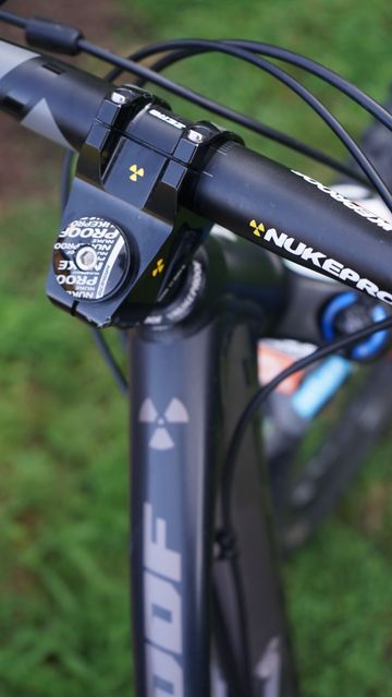 Used Nukeproof Mega 275 Pro 2017 2017 Mountainbike, Black — image 15 of 16
