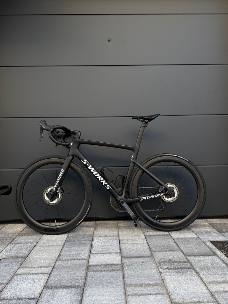 Used Specialized Tarmac SL7 Expert 2021 2021 Road & Gravel, Black — image 1 of 4