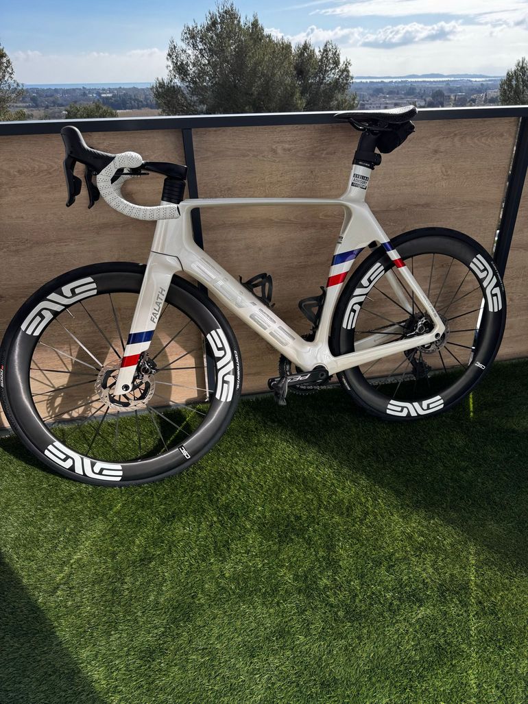Used Elves Falath L-TWOO RX 2025 Road & Gravel, White — image 1 of 3