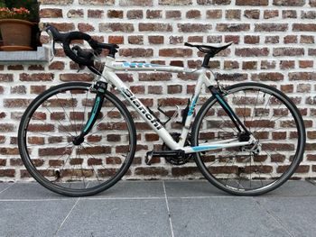 Used Bianchi Via Nirone Tiagra Compact 2014 2014 Road & Gravel, White — image 4 of 9