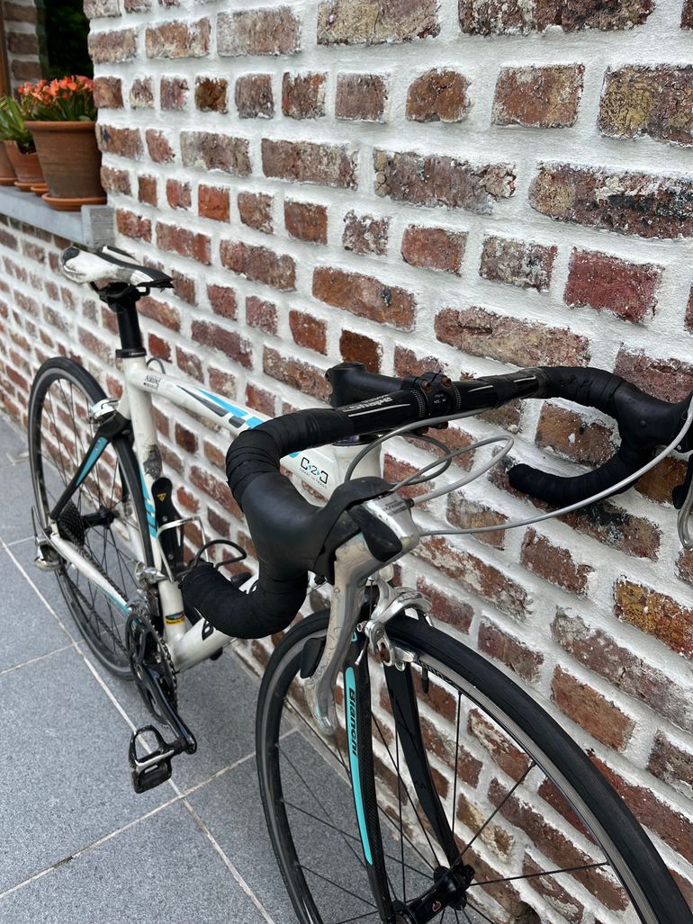 Used Bianchi Via Nirone Tiagra Compact 2014 2014 Road & Gravel, White — image 5 of 9