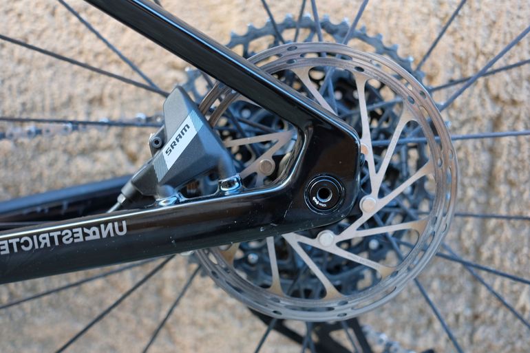 BMC URS THREE 2024 2024 Road & Gravel d'occasion — image 12 sur 14