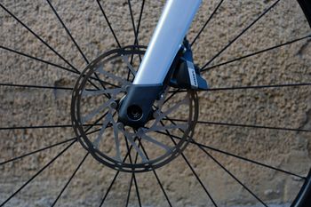 BMC URS THREE 2024 2024 Road & Gravel d'occasion — image 11 sur 14