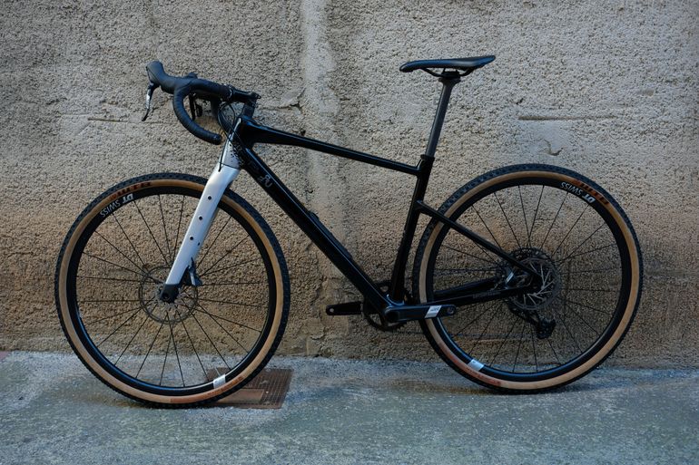 BMC URS THREE 2024 2024 Road & Gravel d'occasion — image 9 sur 14