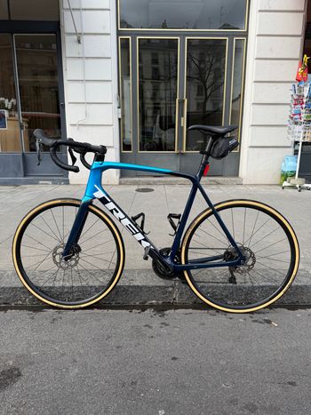 Used Trek Émonda SL 5 Disc 2022 2022 Road & Gravel, Blue — image 3 of 4