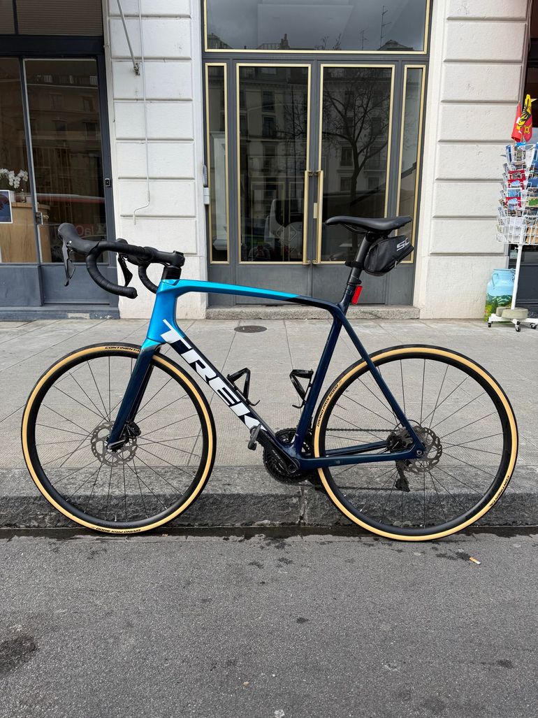 Used Trek Émonda SL 5 Disc 2022 2022 Road & Gravel, Blue — image 3 of 4