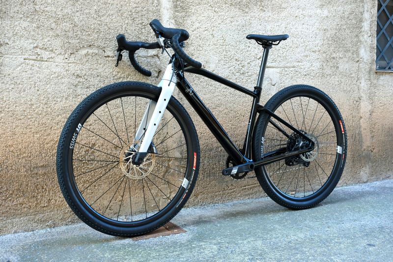Used BMC URS THREE 2024 2024 Road & Gravel, Black — image 4 of 18