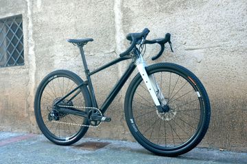 Used BMC URS THREE 2024 2024 Road & Gravel, Black — image 3 of 18