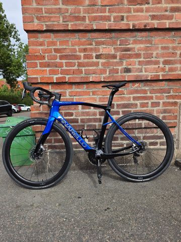 Pinarello X9 SRAM Red eTap AXS 2025 Road & Gravel d'occasion — image 2 sur 7