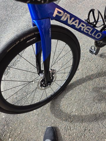 Pinarello X9 SRAM Red eTap AXS 2025 Road & Gravel d'occasion — image 6 sur 7