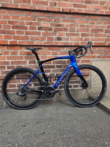 Pinarello X9 SRAM Red eTap AXS 2025 Road & Gravel usato