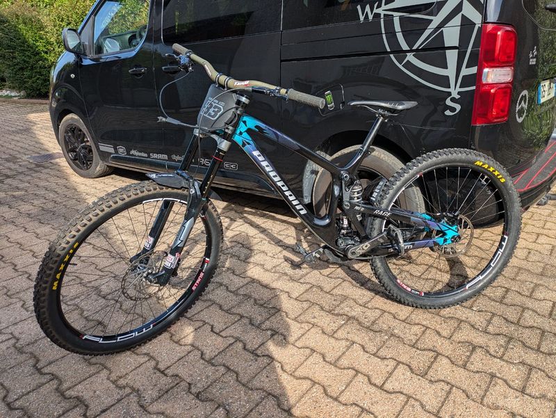 Używany Propain Rage CF 29" High End 2020 2020 Mountainbike — zdjęcie 3 z 3