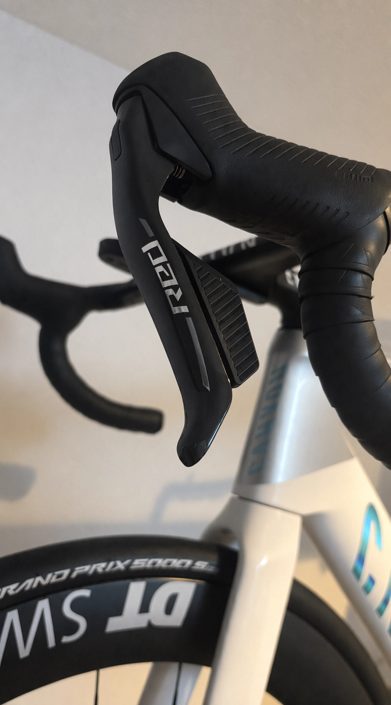 Used Canyon Aeroad CFR AXS 2024 2024 Road & Gravel, White — image 2 of 5