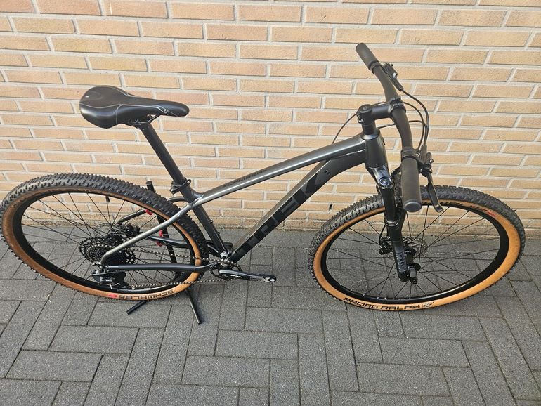 Used Trek X-caliber SRAM GX 2022 Mountainbike, Light Gray — image 6 of 18