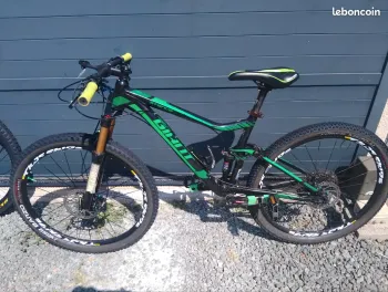 Used Giant Stance 2 2016 Mountainbike, Black — image 2 of 5