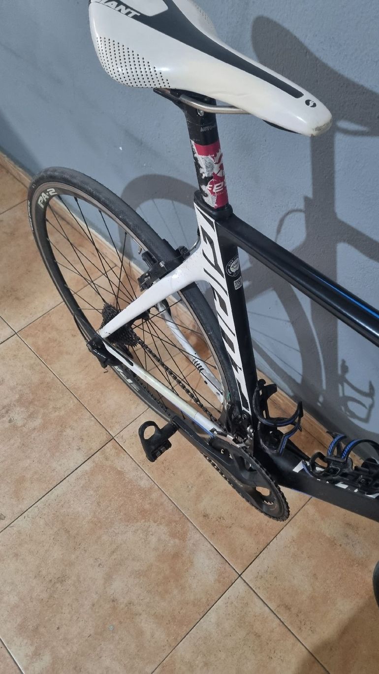 Used Giant Propel Shimano 105 2016 Road & Gravel, Black — image 11 of 11