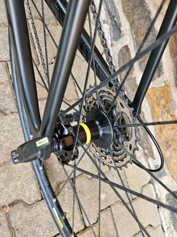 Gebrauchtes Canyon Ultimate CF SL 2016 Road & Gravel, Schwarz — Bild 9 von 26