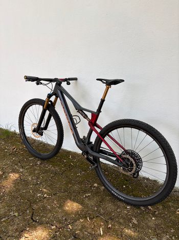 Used Orbea OIZ M-TEAM AXS 2025 2025 Mountainbike, Black — image 2 of 8