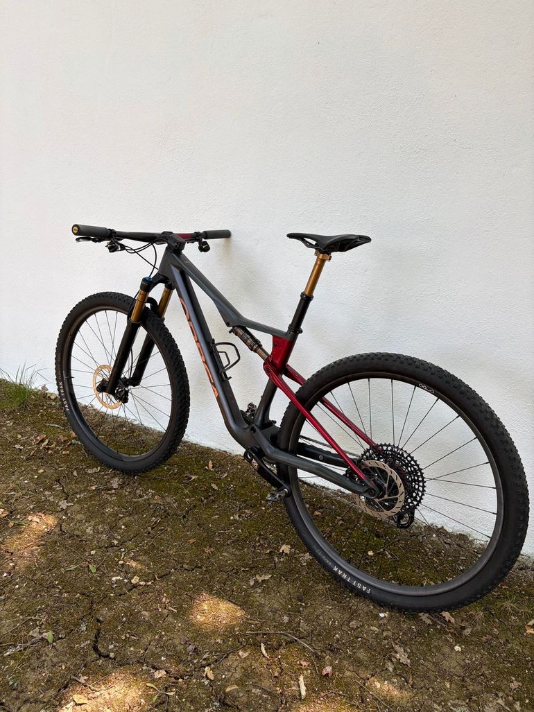 Used Orbea OIZ M-TEAM AXS 2025 2025 Mountainbike, Black — image 2 of 8