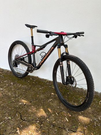 Used Orbea OIZ M-TEAM AXS 2025 2025 Mountainbike, Black — image 4 of 8