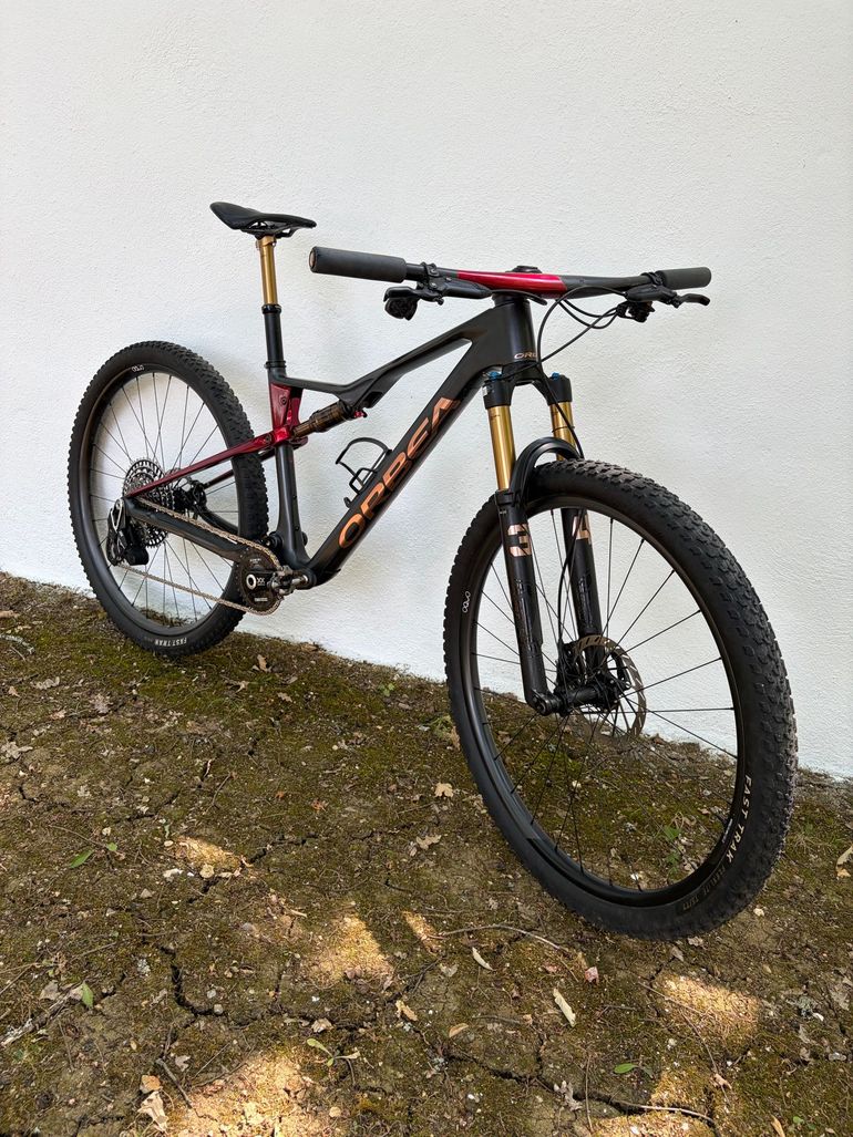Used Orbea OIZ M-TEAM AXS 2025 2025 Mountainbike, Black — image 4 of 8