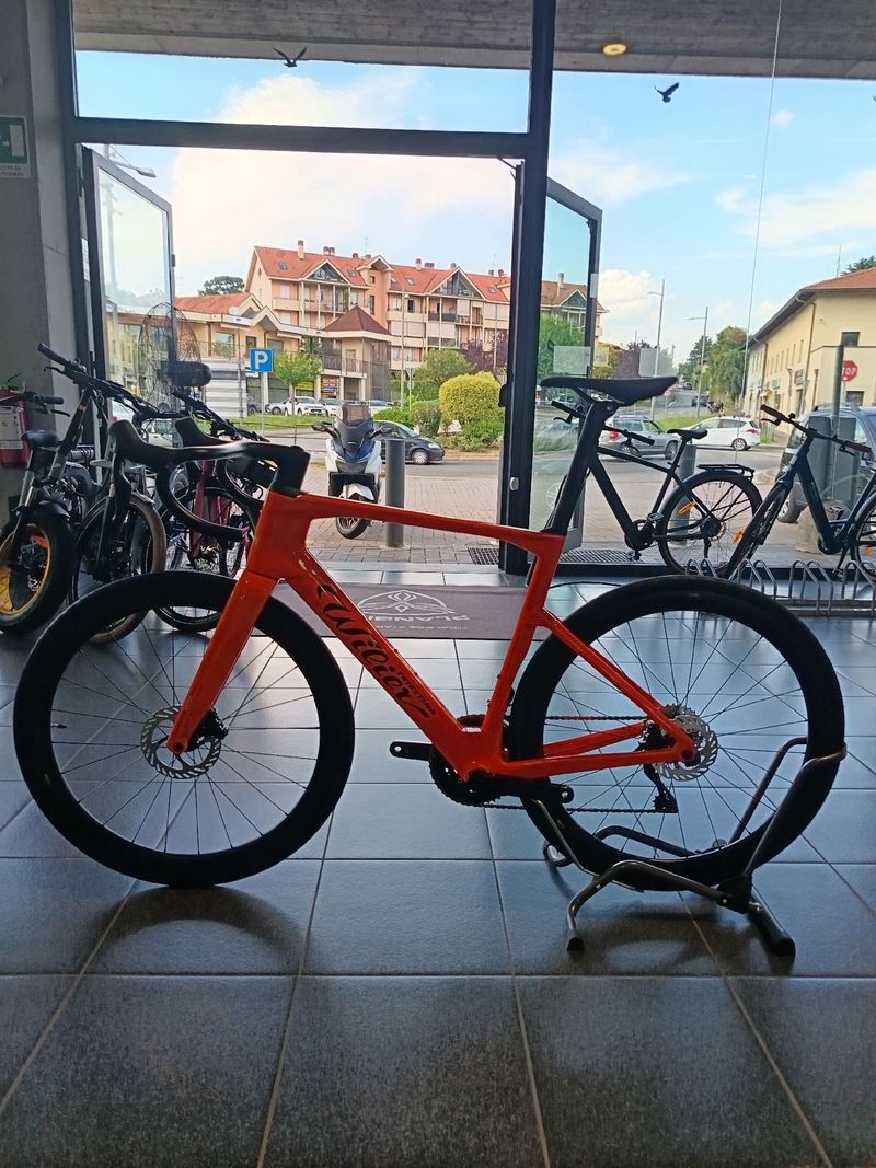 Käytetty Wilier Rapida SHIMANO 105 Di2 2x12 R7150 2026 2026 Road & Gravel