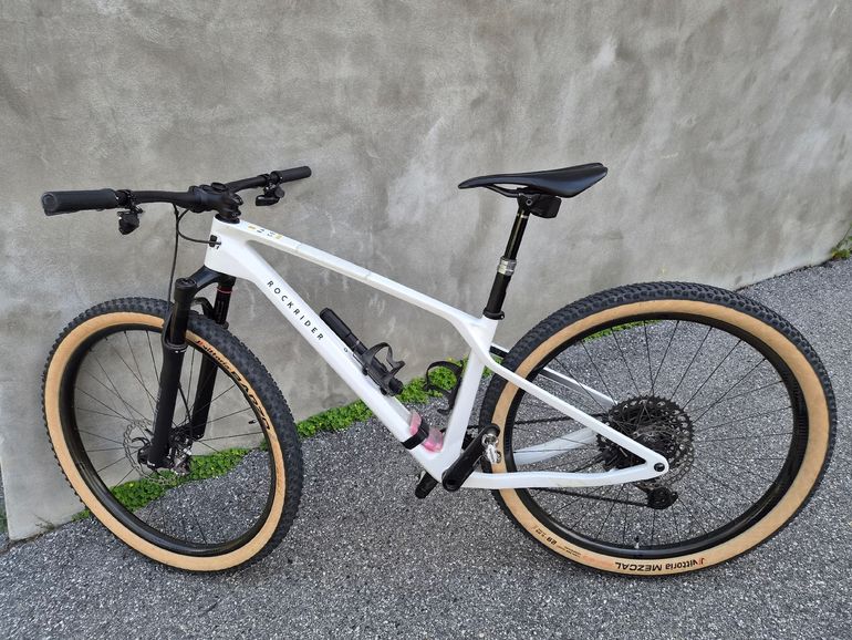 ROCKRIDER 29" Semi Rigid Mountain Bike XC 940 LTD Carbon Eagle 1x12 2024 2024 Mountainbike d'occasion — image 2 sur 24