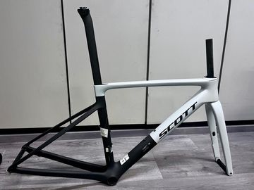 Tweedehands Scott Addict RC Pro HMX Frame set 2026 Frameset 2026 Road & Gravel — afbeelding 1 van 6