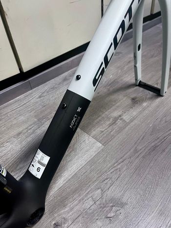 Scott Addict RC Pro HMX Frame set 2026 Frameset 2026 Road & Gravel de segunda mano, Blanco — imagen 4 de 6