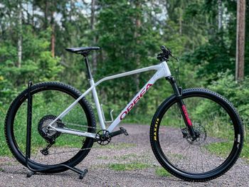 Used Orbea ALMA H30 2021 2021 Mountainbike, White, 29 — image 2 of 6