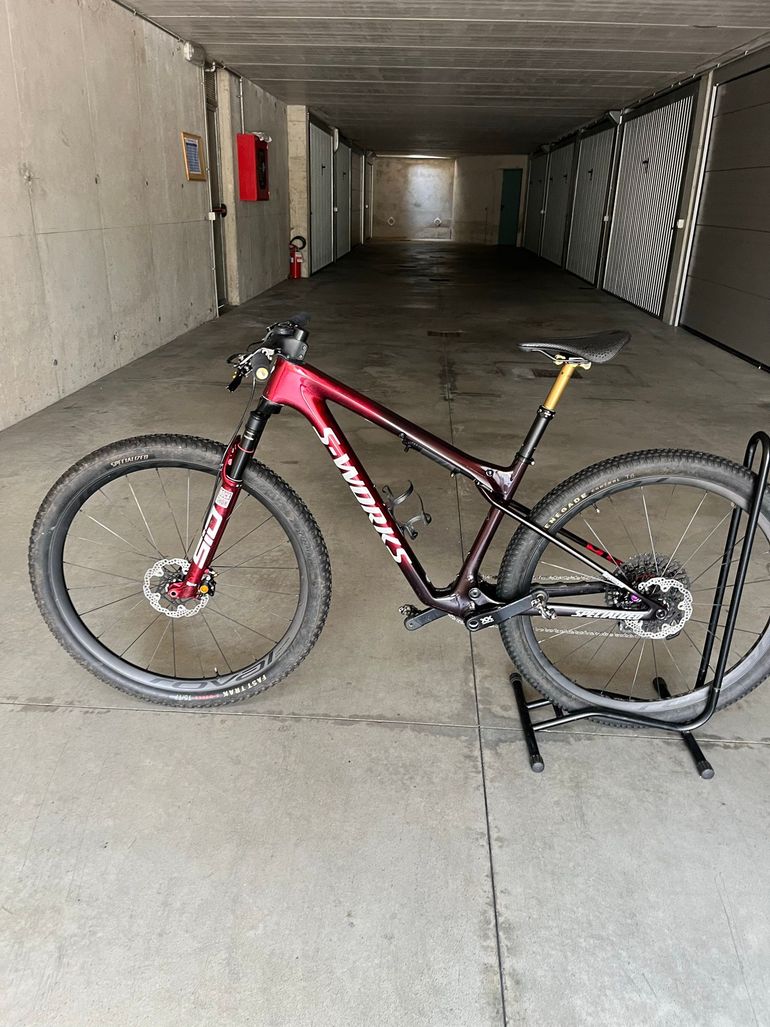 Used Specialized S-Works Epic World Cup 2024 2024 Mountainbike, Red, 29 — image 1 of 3