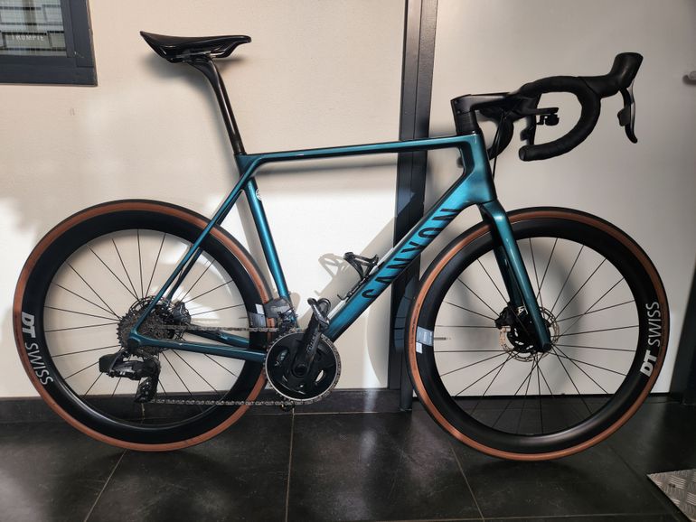 Canyon Ultimate CF SLX Disc 8.0 ETAP 2020 | 2BX