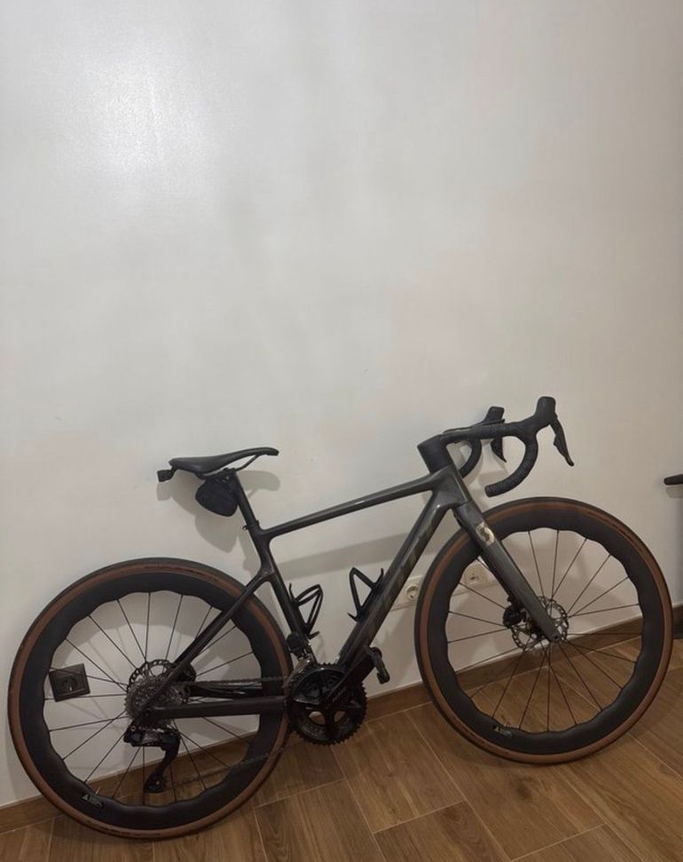 Used Scott Addict 20 2024 2024 Road & Gravel, Light Gray — image 1 of 7
