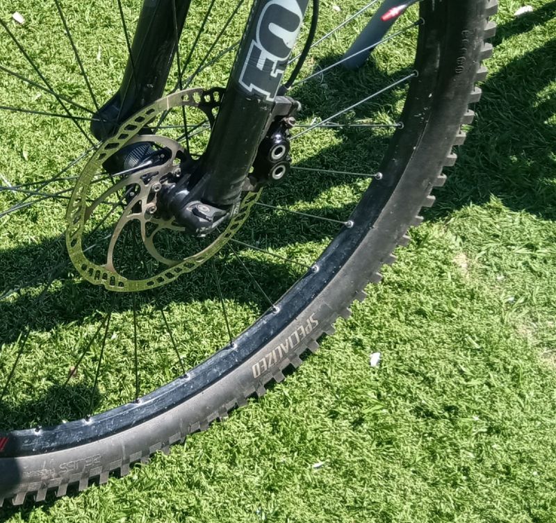 Specialized Stumpjumper Shimano Deore XT 2017 Mountainbike usato, Rosso — immagine 4 di 5